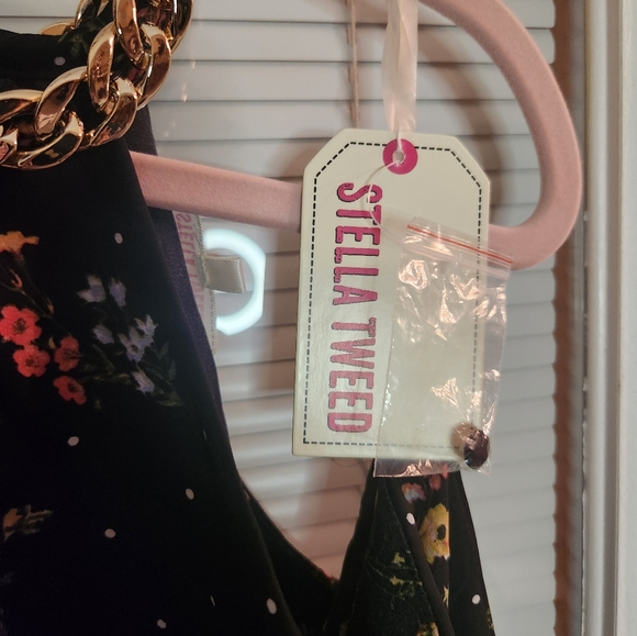 12 Halter type blouse with chain for collar around neck. 22" wide nwt - Picture 2 of 9